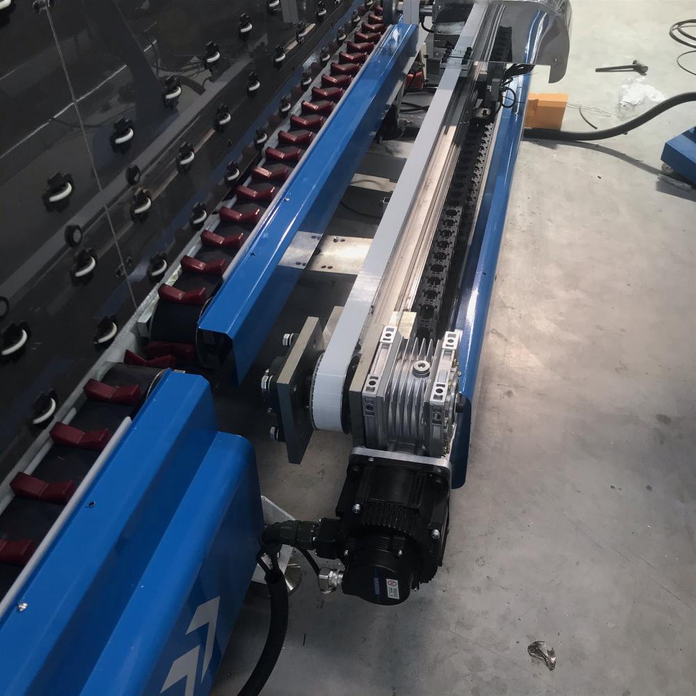 IGU automatic sealing robot