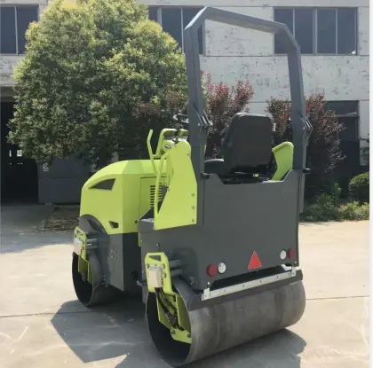 KOMATSU Good quality double drum road roller 3000KG