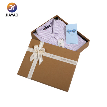 caja de regalo de ropa con lazo marrón ecológica