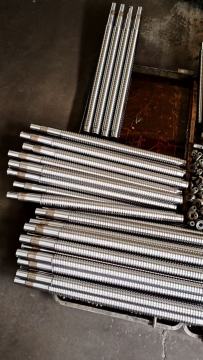 CNC milling machine lead screw
