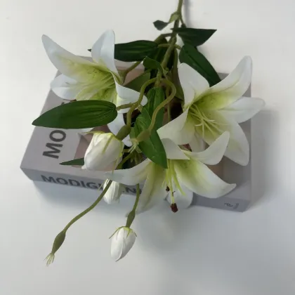 Low Price Artificial Three-Headed Lily Bouquets