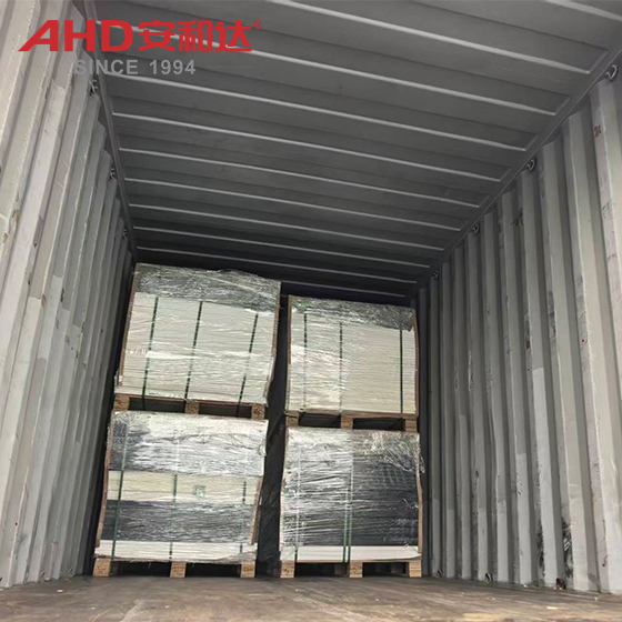 loading container 260423