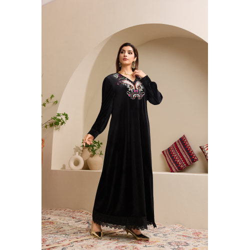 عبای مخمل دوزی مشکی گلدار