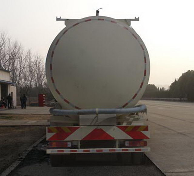 SINOTRUCK Steyr Bulk Powder Goods صهريج شاحنة