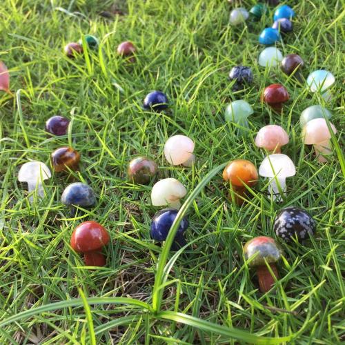 Gemstone Mushroom Sculpture 20MM Mini Healing Crystal Mushrooms Chakra Stones Polished Decorations for Home Balancing Meditation