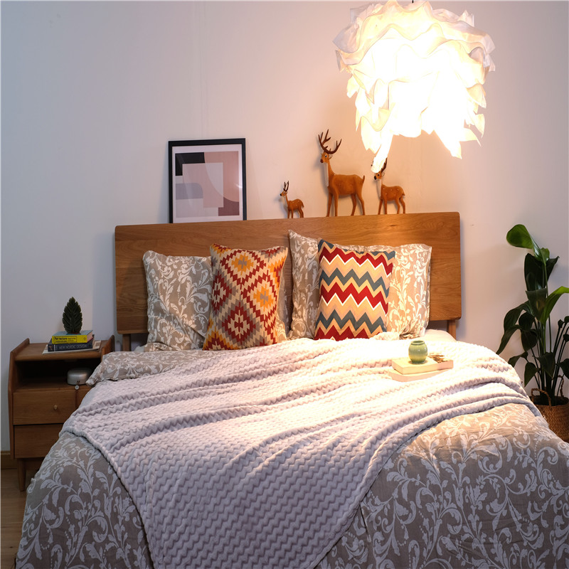 100 Microfiber Throw Blanket