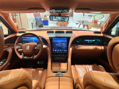 2024 Yangwang U8: Extended Range Electric SUV Deposit