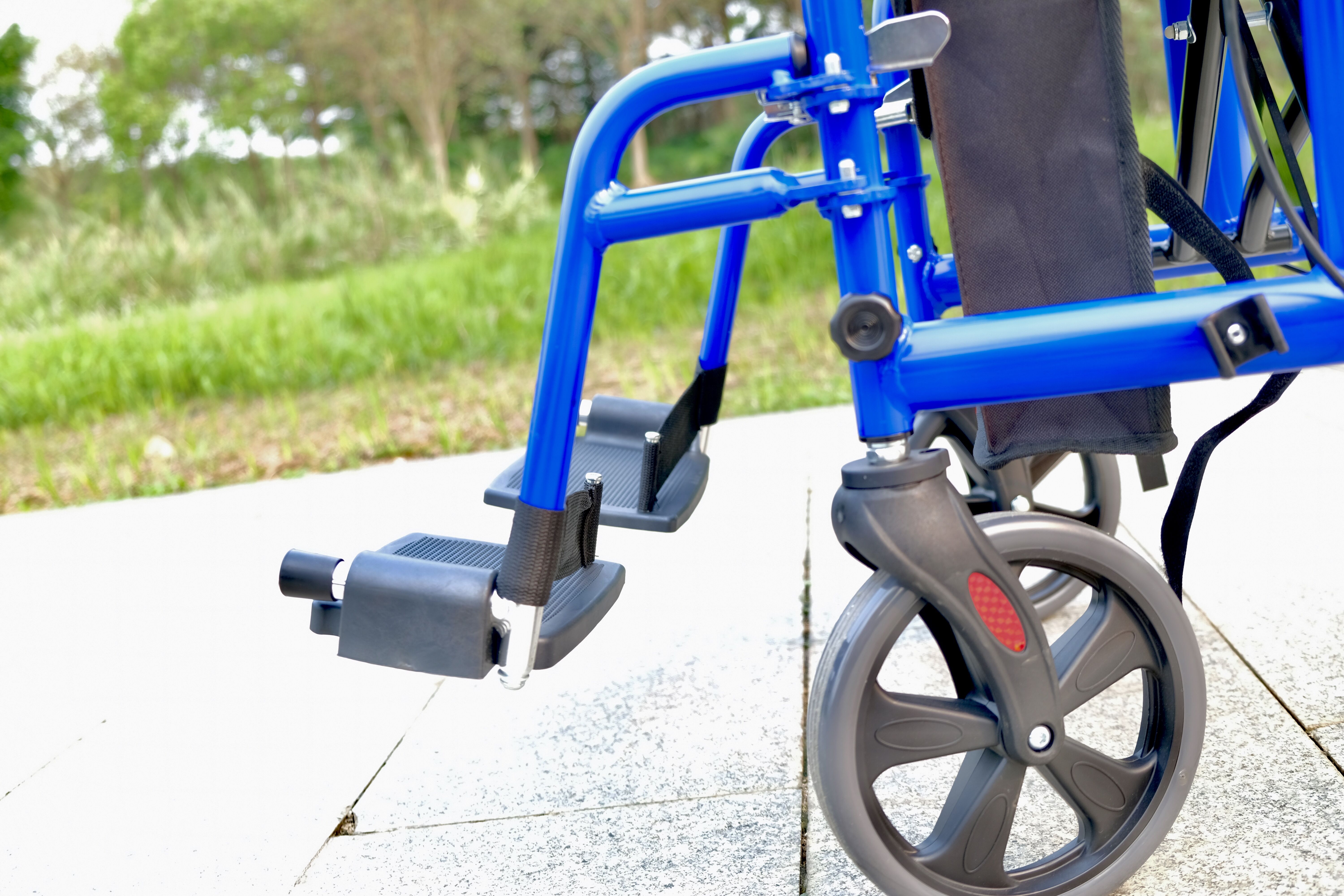 Aluminium Rollator Walker en Handmatige Rollator met voetsteun om TRA08 uit te schakelen