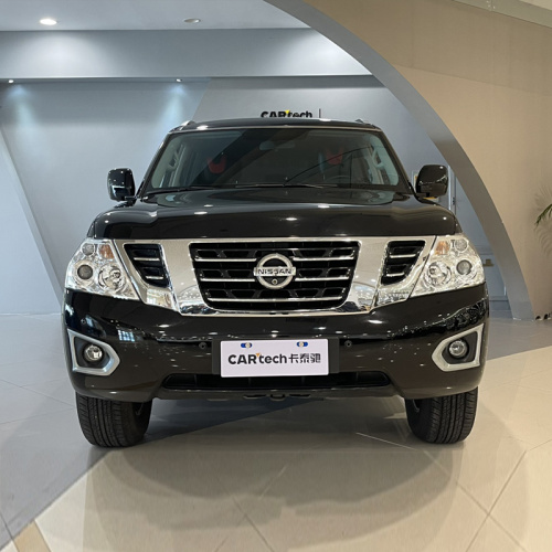 Nissan Patrol 2018 4,0L Бензиновый двигатель середина