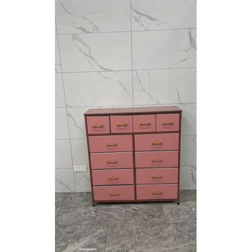 skrinka s drevenou úložnou vežou