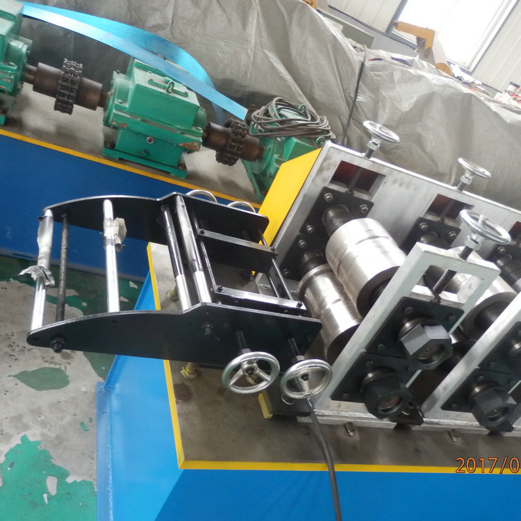 corner bead roll forming machine