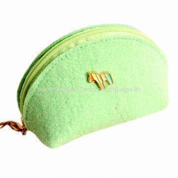 Felt coin purse, measures 8*6.5*3cm