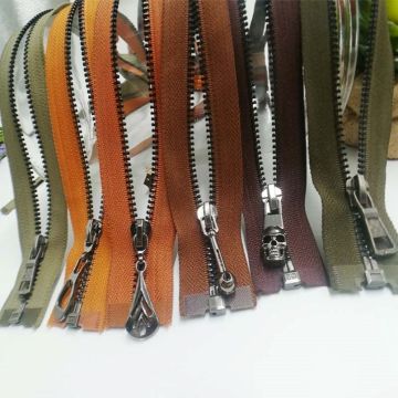 Colouful metal zipper for commodity