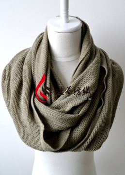 Acrylic Knitted Shawl (12-BR201812-4)