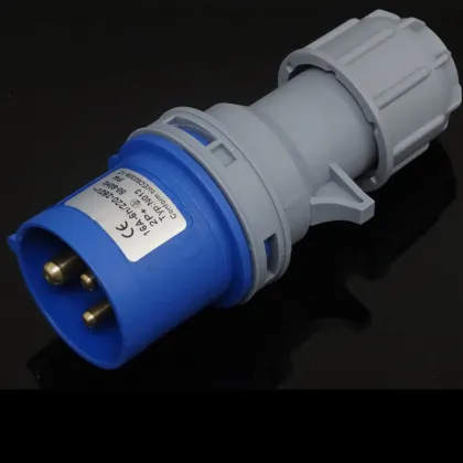 2016 Hot Industrial plug socket 220V 16A/ Industrial Plug & Socket/Industrial plug