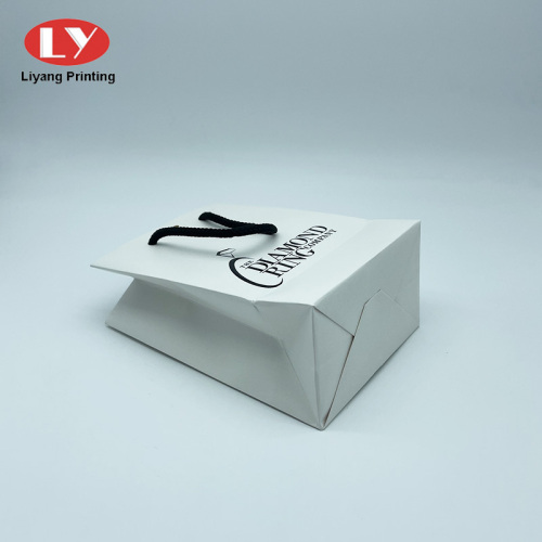 Bolsas de papel de compra de regalos de logotipo negro para joyas