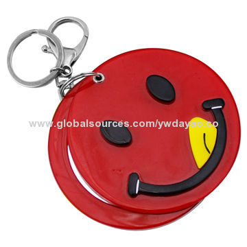 Specialized in Manufacturing Customized Smile Face Plastic Keychain for Mascot