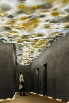 Large custom creative high luxury hotel lobby chandeliers