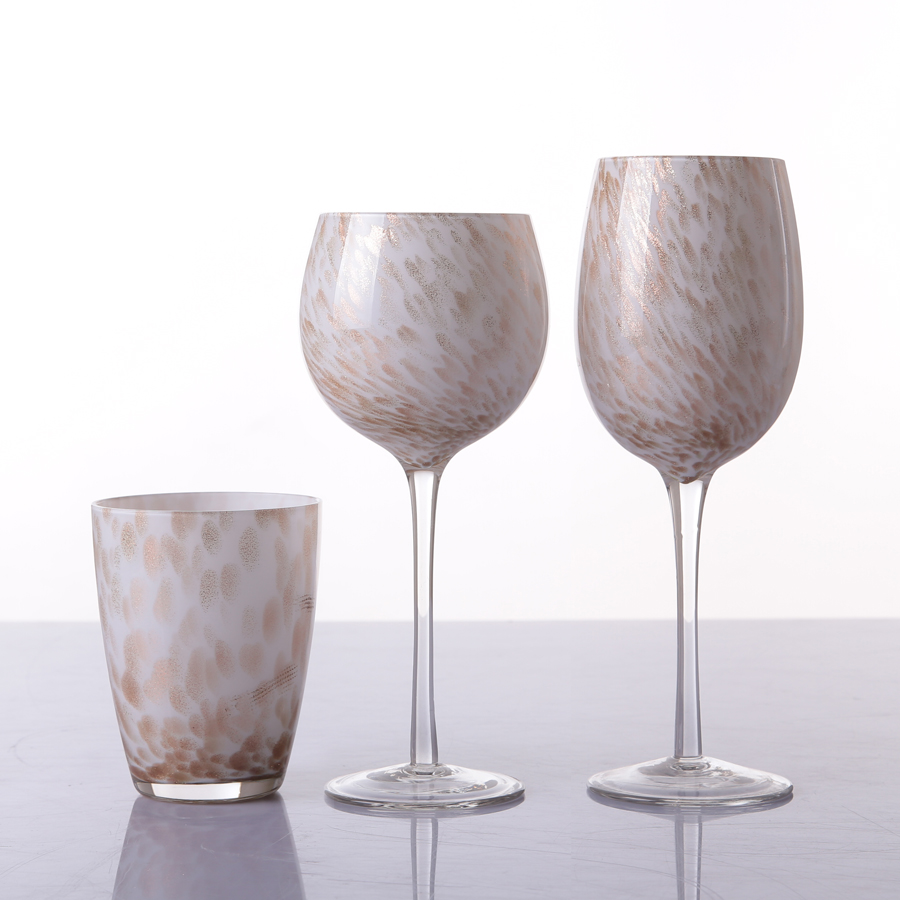 كأس زجاجي مخصص في مهب زجاج نبيذ طويل الجذعية