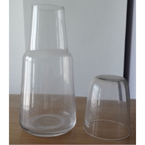 Стеклянная чашка с выдувным ртом из прозрачного прикроватного графина