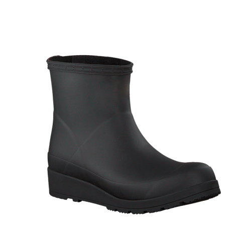 Botas de chuva curtas pretas dos homens