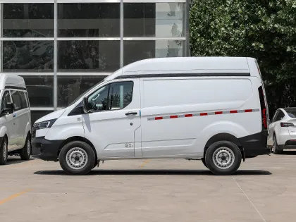 In Stock 2024 Ford Transit T8 2.0T 3-Seater Diesel Van - High Performance Commercial Cargo Van
