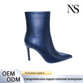 Bottines à talons aiguilles en cuir noir chic