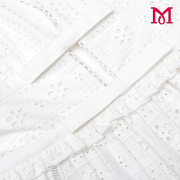 Elegante vestido midi con bordado de algodón blanco