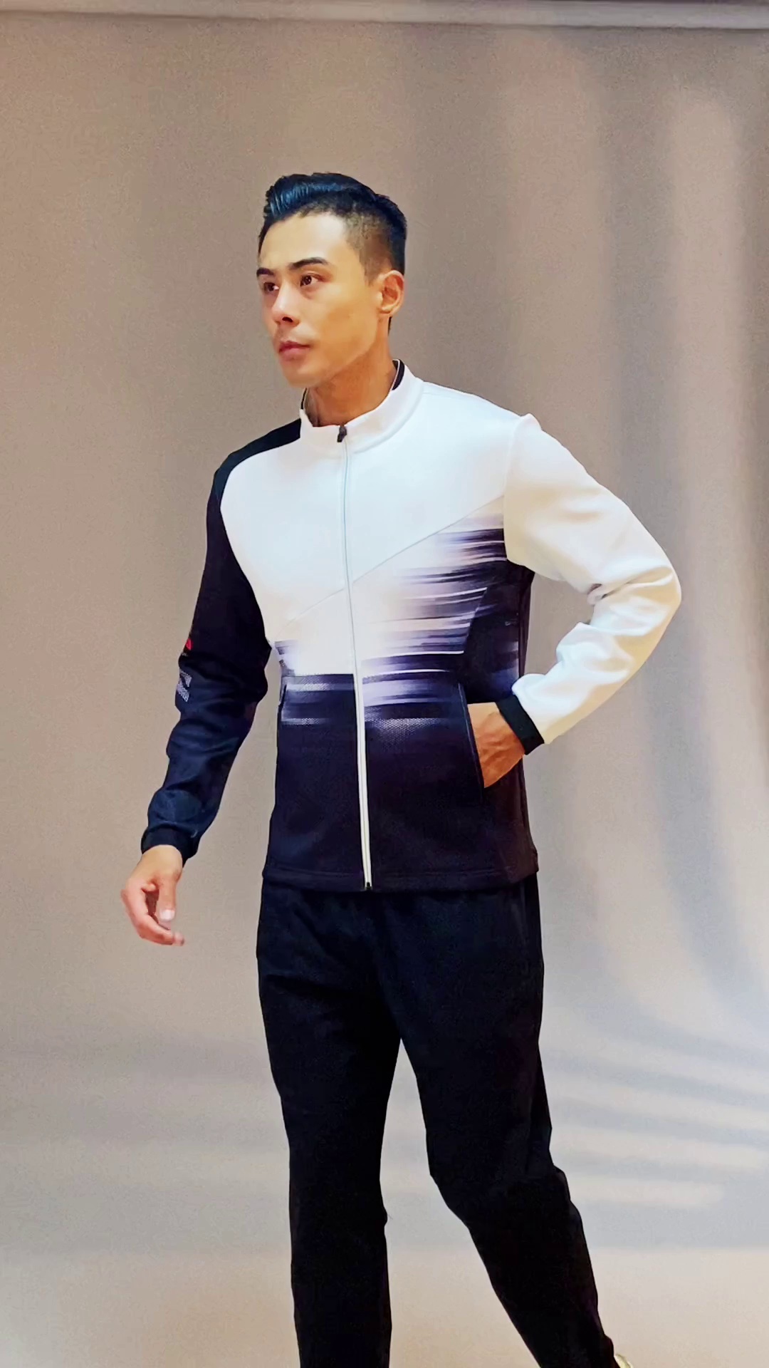 Adults Age Group Large Size Sportswear Stand Tracksuit