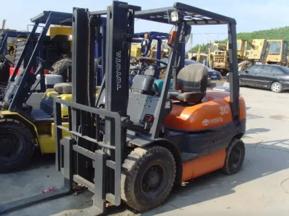 used Toyota 2.5T forklift