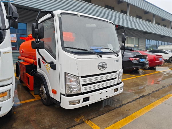 FAW 4x2 5m³ Caminhão de petroleiro