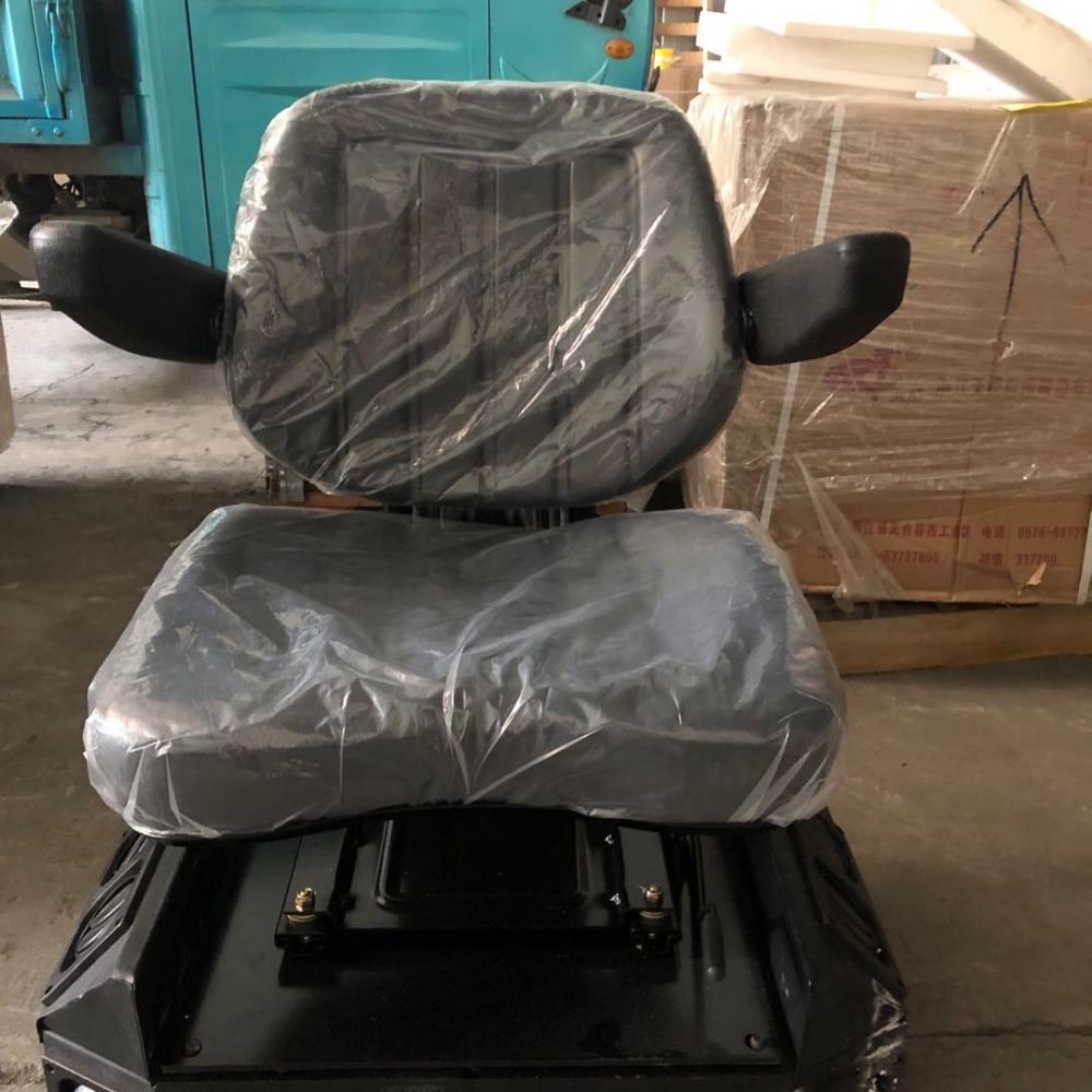 قطع غيار لودر Liugong Cab seat 47C0219