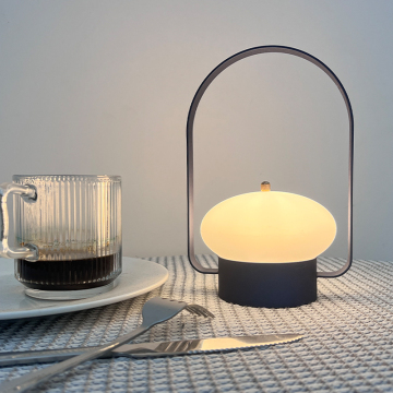 Lampe de table de batterie portable à LED sans fil pour barre moderne et ambiance extérieure