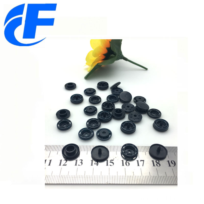 black-plastic-snap-buttons black-plastic-snap-buttons