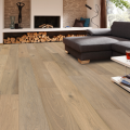 Diselesaikan oleh UV Lacquer Oak Floor Gaya Baru