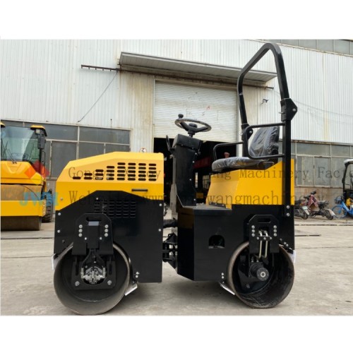 Smooth wheel vibratory roller