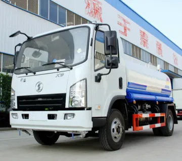 Water Save High efficiency small Tank Water Sprinkler Truck with Flusher/Spray Gun low price water tank truck for sale