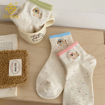 한국 버전 만화 개 자수 짧은 양말 대학 스타일 대비 색상 점 원사