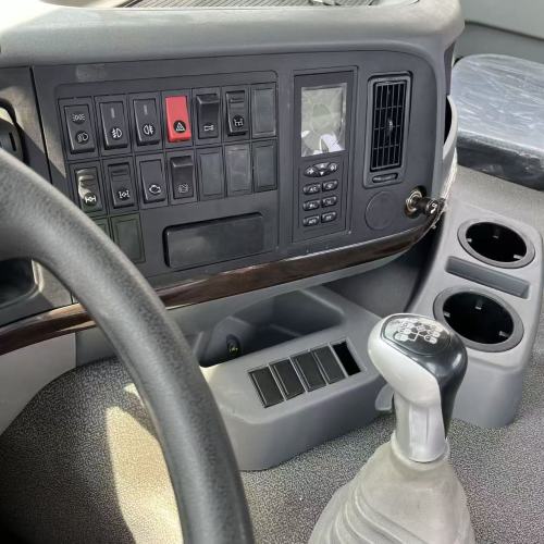 Caminhão trator HOWO 6X4
