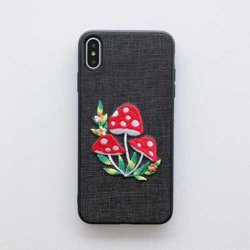 Couverture arrière de cas de téléphone TPU de champignon de broderie mignon