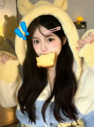 Lovely Winnie the Pooh coral velvet pajamas