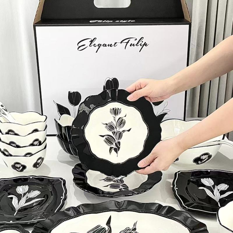 Black and White Tulip Ceramic Dinner Set with Vintage Luxe Feel