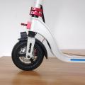 Scooter eléctrico de dos ruedas elegantes plegadas para adultos