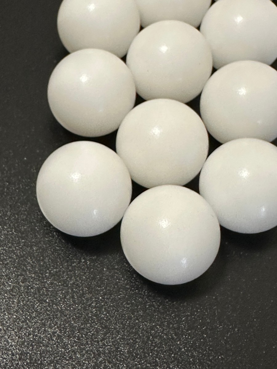  POM Solid Plastic Balls1
