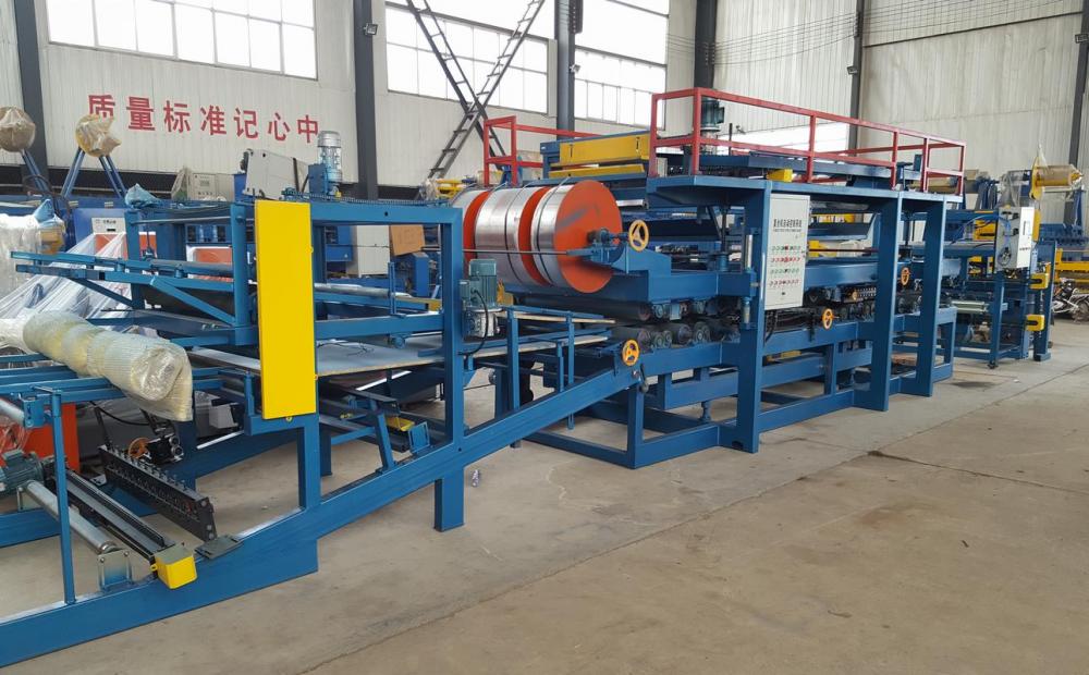 Farbe Stahlblech Sandwich Panel Foming Machine