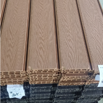 Il produttore cinese offre decking WPC da 140x25 mm