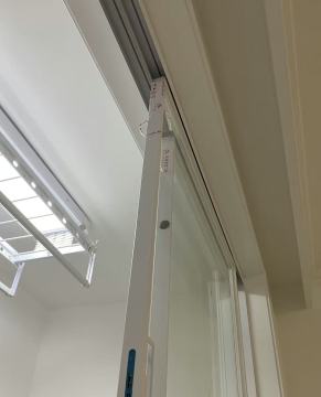 Energy Efficient Sliding Window for Smart Living