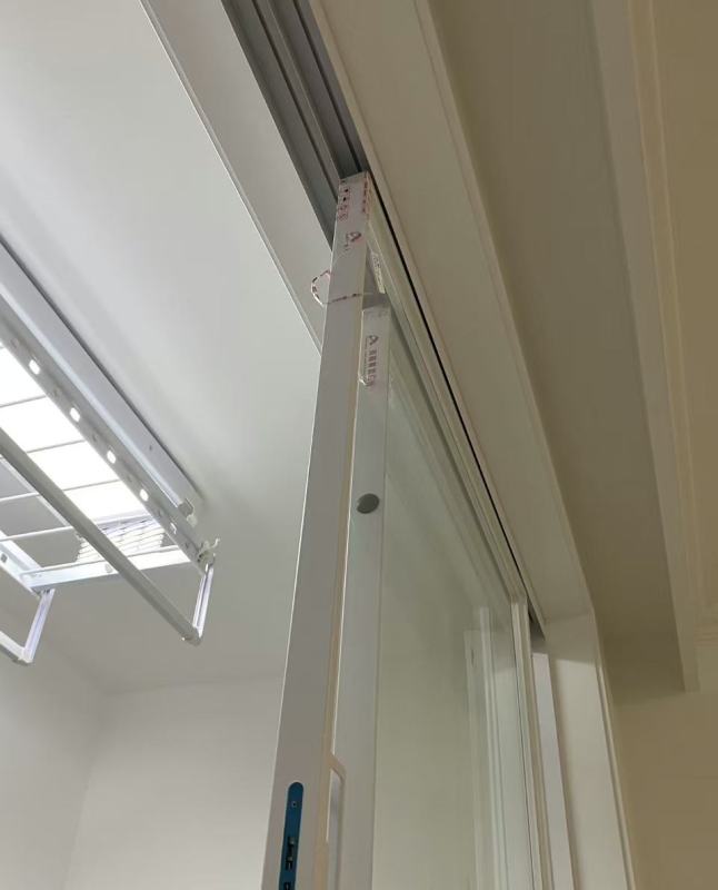 Energy Efficient Sliding Window for Smart Living