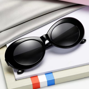 Luxury Punk Rock Vintage Shades: Unisex Classic Retro Sunglasses for Women