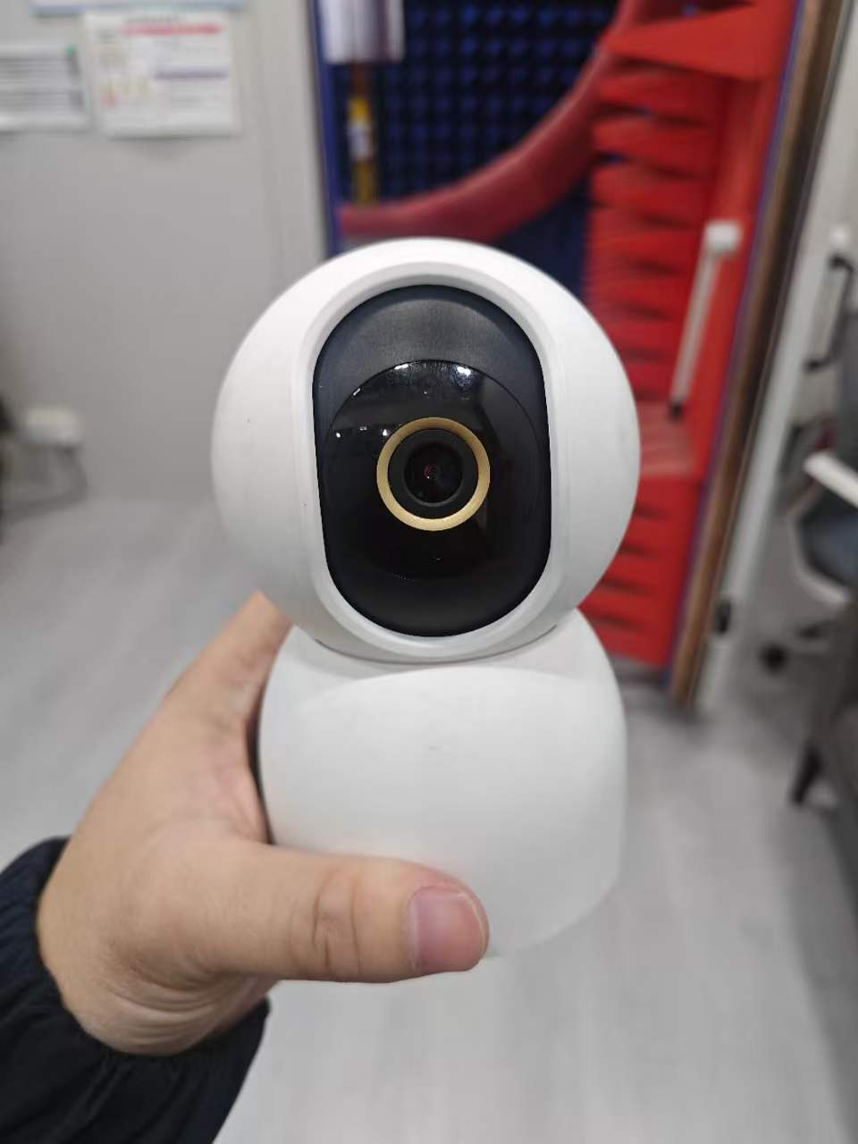 The antenna is placed inside the camera.